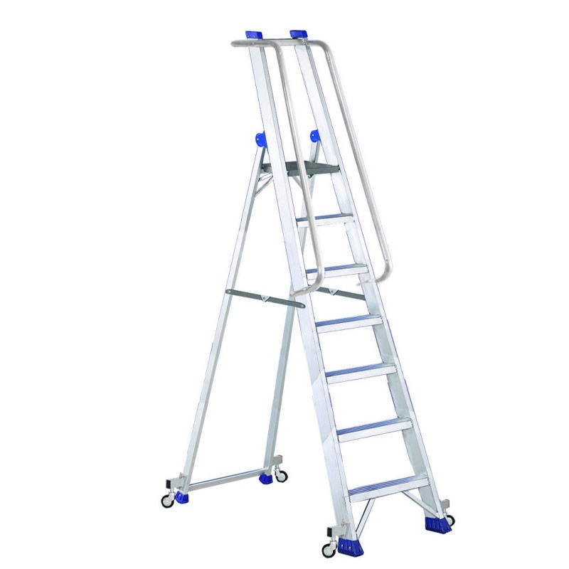 Svelt Regina 4WD VIP SREGIVIPWD07 - Scala 7 Gradini con Ruote e Corrimano EN131 Svelt Regina 4WD VIP SREGIVIPWD07 - Scala 7 Gradini con Ruote e Corrimano EN131