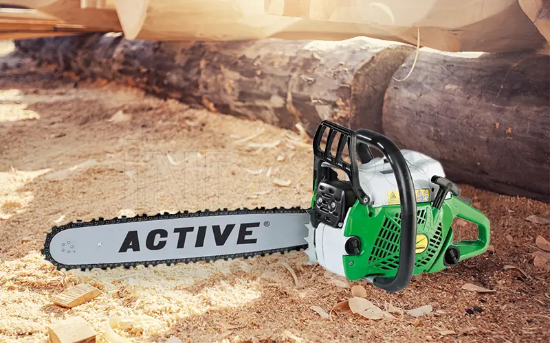 Active 62.62 - Motosega Professionale per Sramatura, Potatura e Taglio di fusti di medie dimensioni.