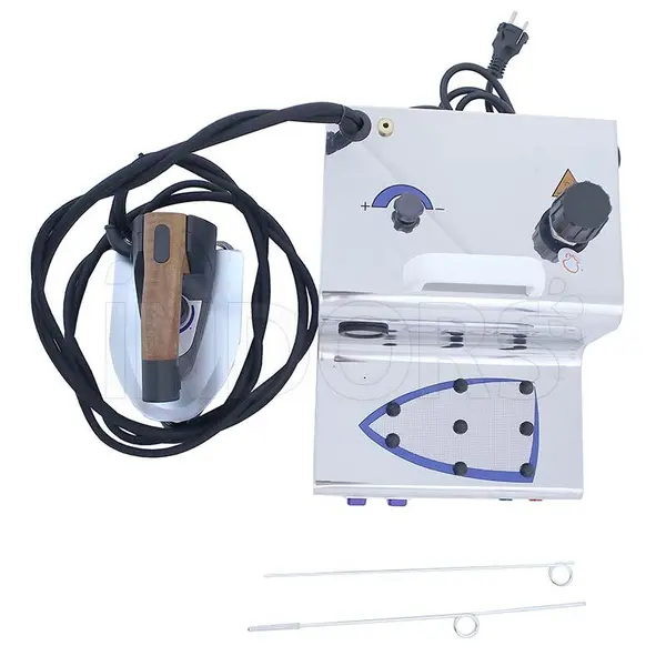 dotazione standard Battistella Opera - Sistema Stiro a Vapore con Ferro Ergonomico