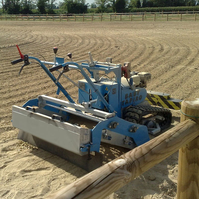 CFC Baby Tapiro - Nettoyeur de plage compact à essence