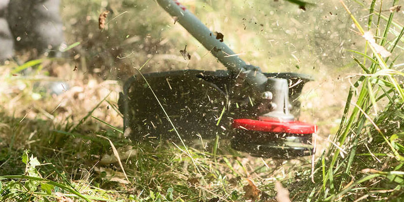 Honda UMK 425 LE brush cutter use