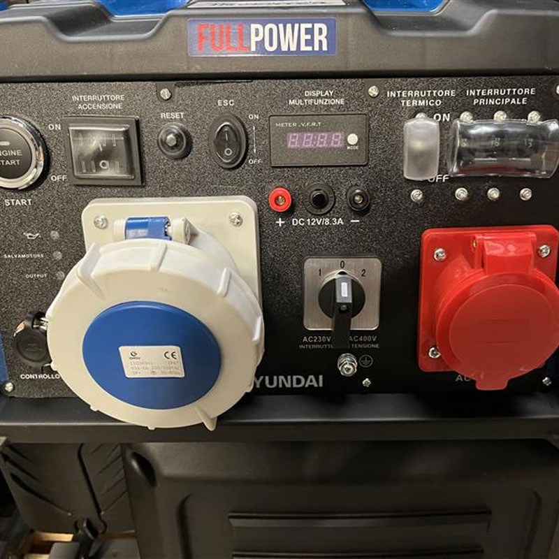 Hyundai 65370 - 9.3 kW Full Power Inverter Generator with Remote Control