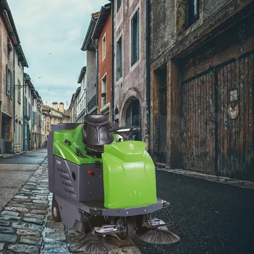 IPC 1280 - Spazzatrice per Esterni