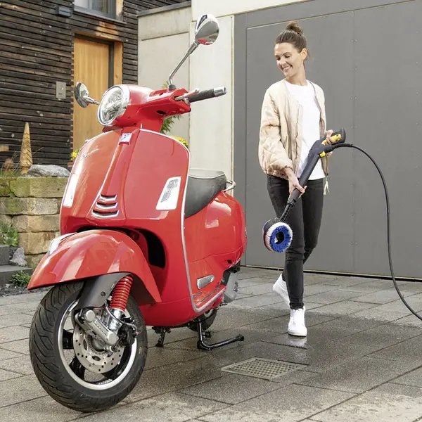 Karcher WB 130 -Spazzola Rotante Microfibra Car & Bike utilizzo
