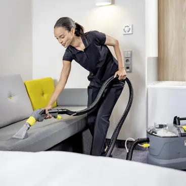 Karcher Puzzi 10/1 1.100-130.0 - Lavatappeti e Lavamoquette Compatto Professionale