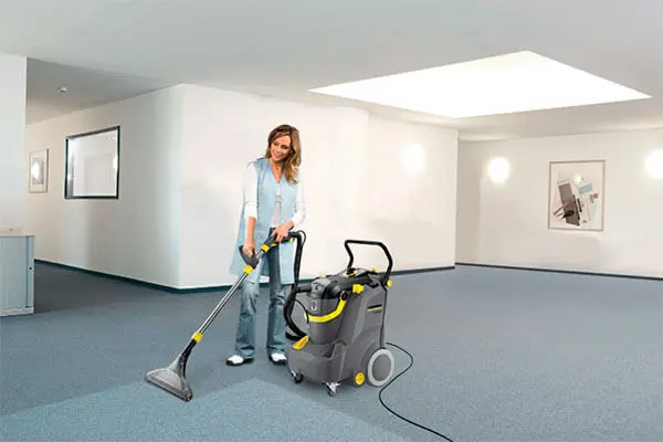 Karcher Puzzi 30/4 - Lavamoquette Professionale