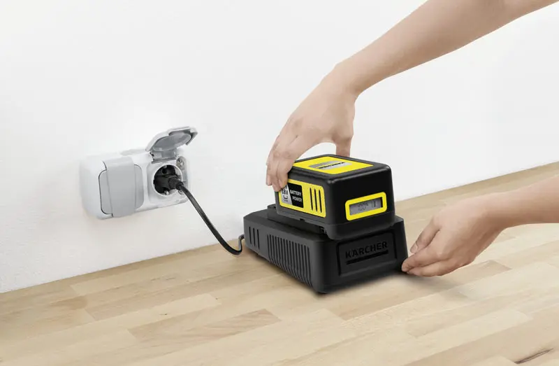 Karcher Kit Battery 18/50 + Caricabatterie Rapido 2.445-063.0 per Macchine Karcher 18V