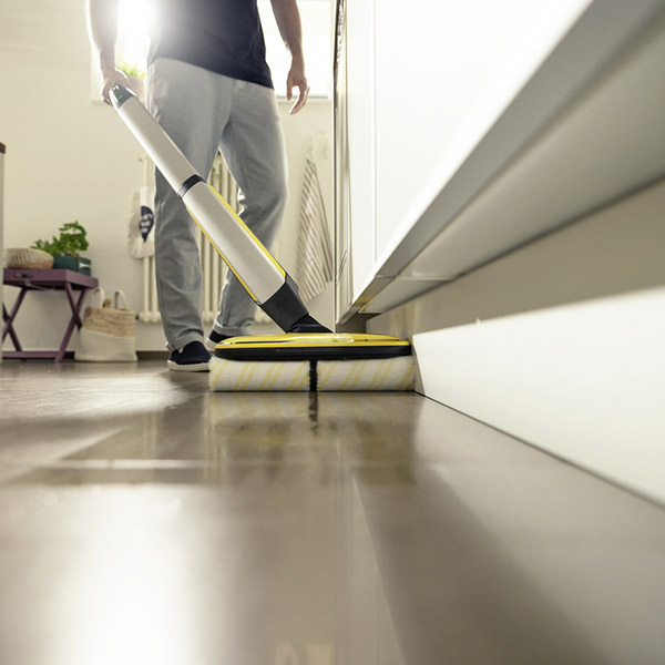Karcher FC 7 Cordless- Deep Cleaning Baseboards