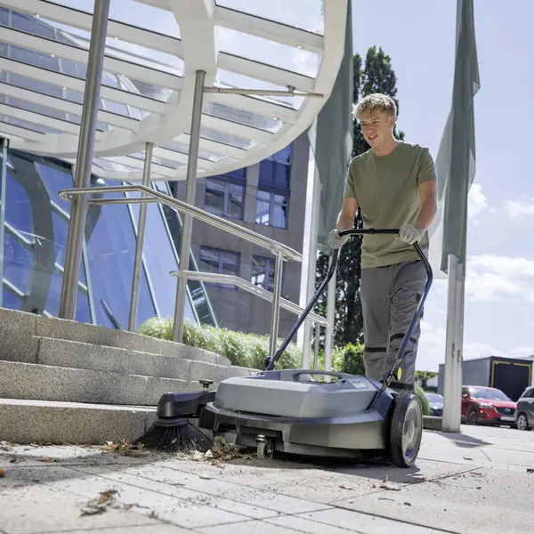 Karcher KM 70/20 C - Spazzatrice con Trazione a Spinta