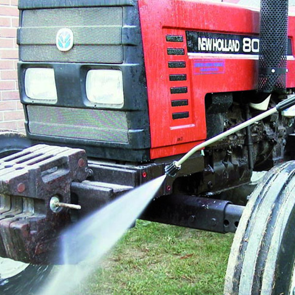 Lavor HLR 1510 LP professional pressure washer for vehicle cleaning