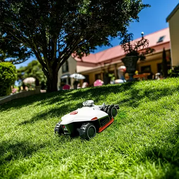 Mammotion Luba 2 AWD 5000X - Robot Rasaerba Senza Filo Perimetrale 5000 m²