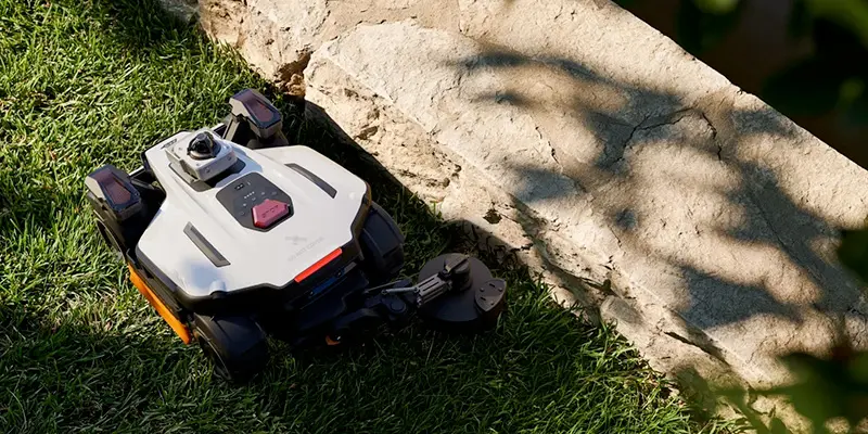 Mammotion LUBA 4 AWD 6000F - Robot Rasaerba Senza Filo Perimetrale per Prati Fino a 6000 m²