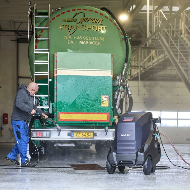 Nilfisk MH50M 220/1100 PA EU - Three-Phase Hot Water Pressure Washer 1050 L/h