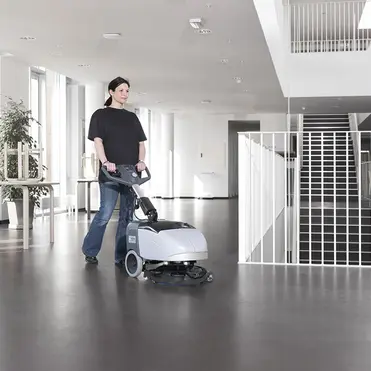 Nilfisk  SC351 Lavasciuga a batteria