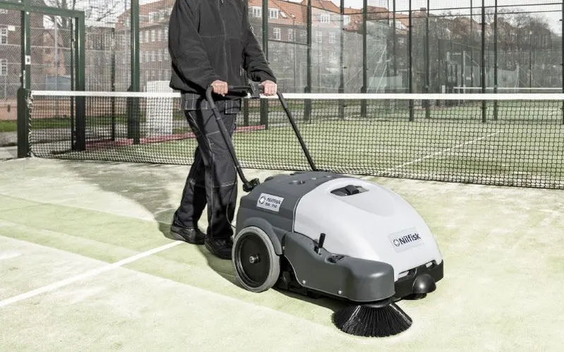 Nilfisk SW750 spazzatrice manuale silenziosa