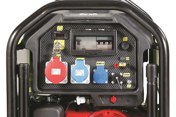 Pramac S8000 Three-phase controls