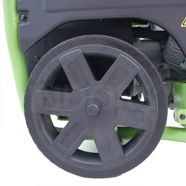 solide ruote Pramac PX 8000 - Gruppo Elettrogeno Carellato con AVR 