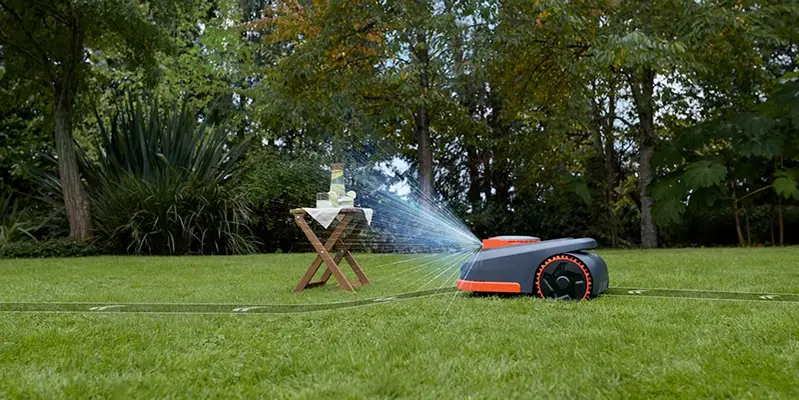 Robot tagliaerba intelligente per giardini complessi