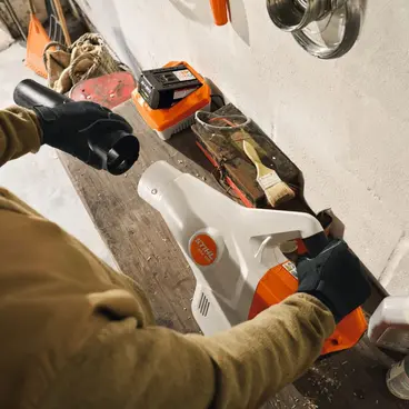Stihl BGA 110 SET - Soffiatore Foglie Brushless Semi-Professionali con Batteria e Caricabatterie inclusi