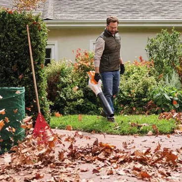 Stihl BGA 50 SET - Soffiatore Foglie 36V Leggero con Batteria e Caricabatterie inclusi