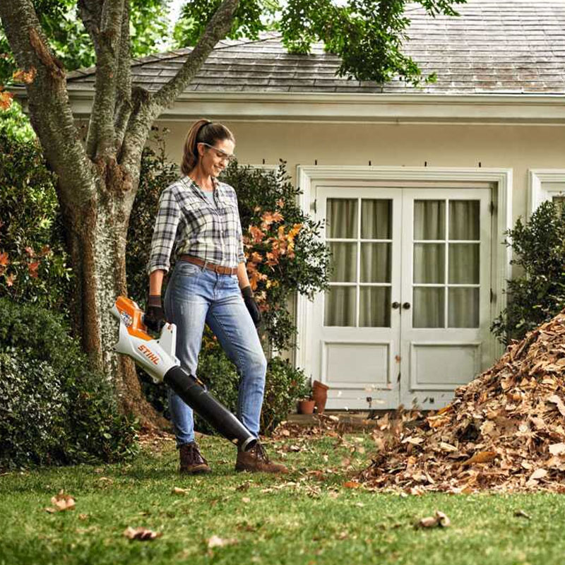Stihl BGA 60 SET - Soffiatore a Batteria 36V con Batteria e Caricabatterie inclusi