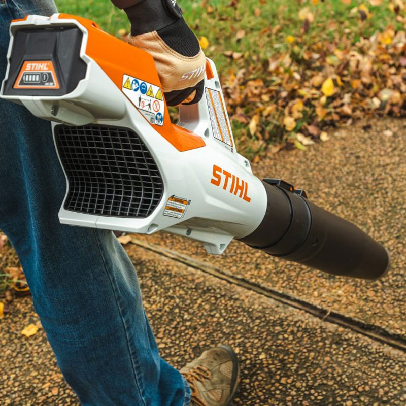 Stihl BGA 60 SET - Soffiatore a Batteria 36V con Batteria e Caricabatterie inclusi