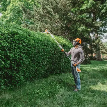 Stihl HLA 56 SET - Tagliasiepi a Batteria Regolabile con Batteria AK 20 + Caricabatteria AL 101 inclusi