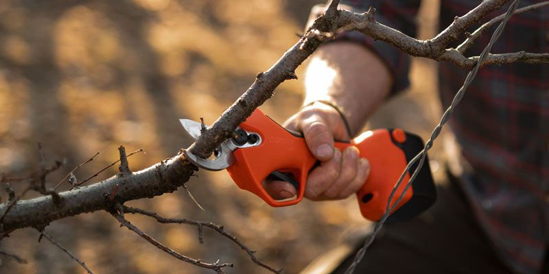 Stocker Magma E-40 TP 21 V Battery-Powered Scissor