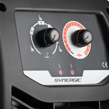 Telwin Maxima 190 Synergic - Saldatrice 150 A controllata a microprocessore