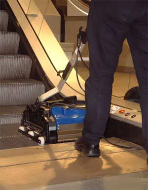 Duplex Escalator 350 per la pulizia delle scale mobili e dei tapis roulant